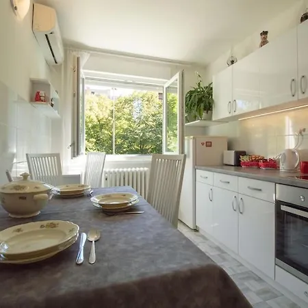Family - Oasis With Easy Parking