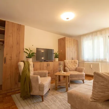 Family - Oasis With Easy Parking