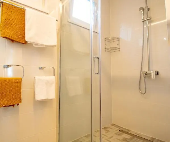 Family - Oasis With Easy Parking