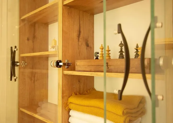 Family - Oasis With Easy Parking 아파트