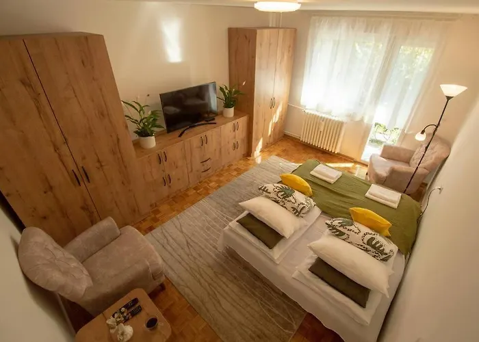 아파트 Family - Oasis With Easy Parking *