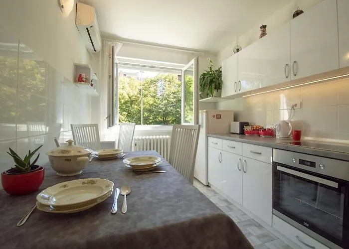 Family - Oasis With Easy Parking