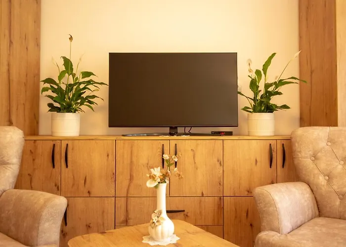 Family - Oasis With Easy Parking 노비사드